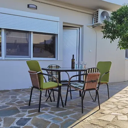 Captain's House Apartment Amarynthos